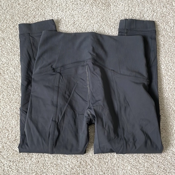 Lululemon gray leggings size 8 - Picture 3 of 9